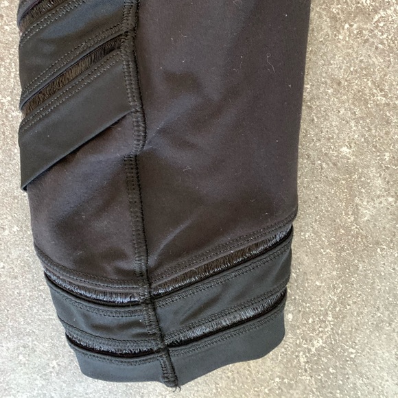 Lululemon crops - Picture 3 of 3